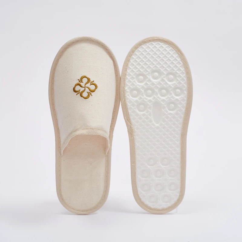 Best Product Luxury Biodegradable Cotton Canvas Pulp Bottom Hotel Slippers Custom Logo for Hotel Airline