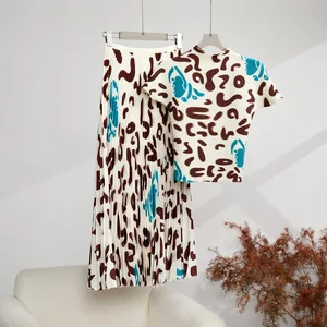 High-Quality Printed Long Skirt 2-Piece Set Pleated Top & Pleated Skirt