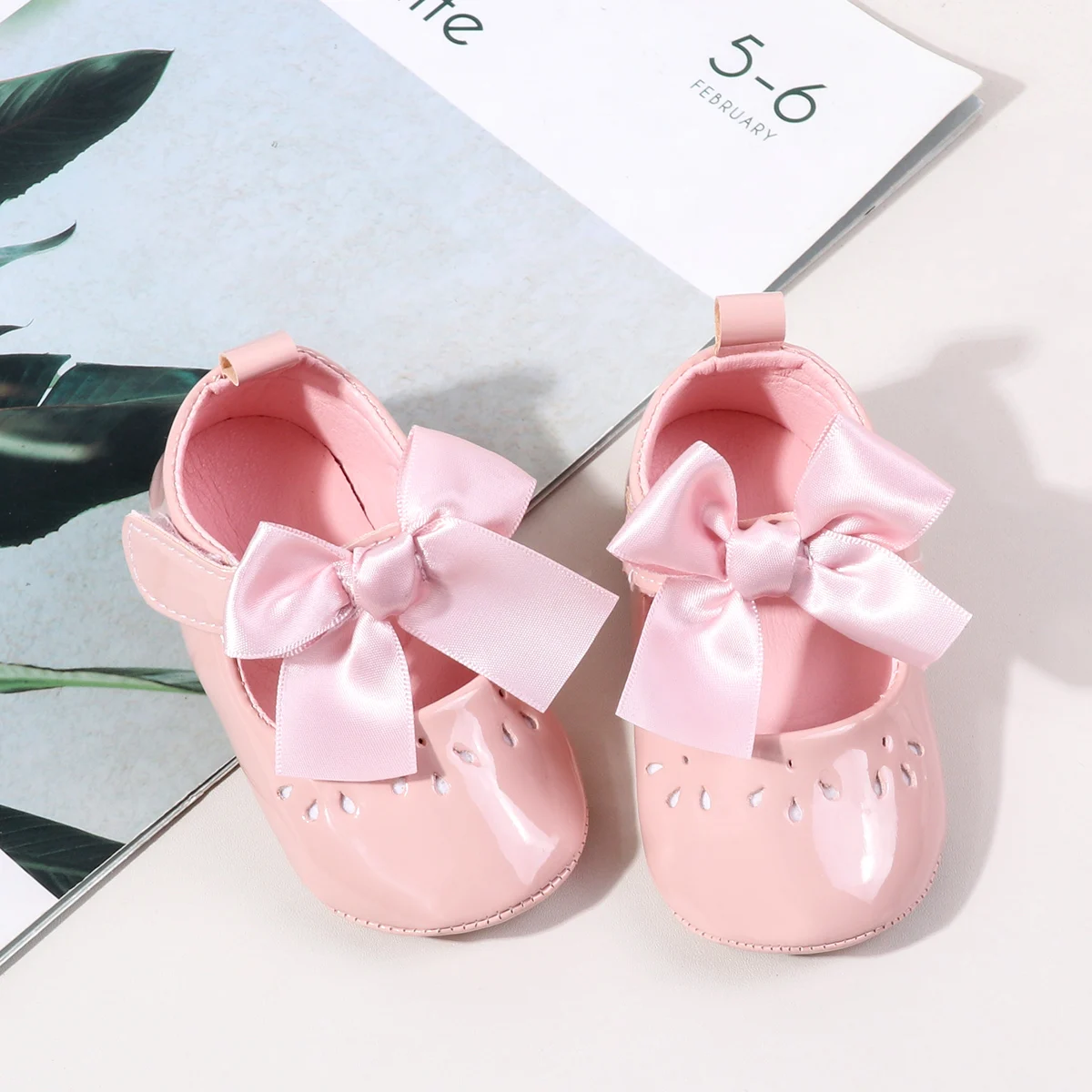 Big Bowknot Design Bling Cloth Material Soft Sole Princess Newborn Infant Bbay Shoes for Girls factory