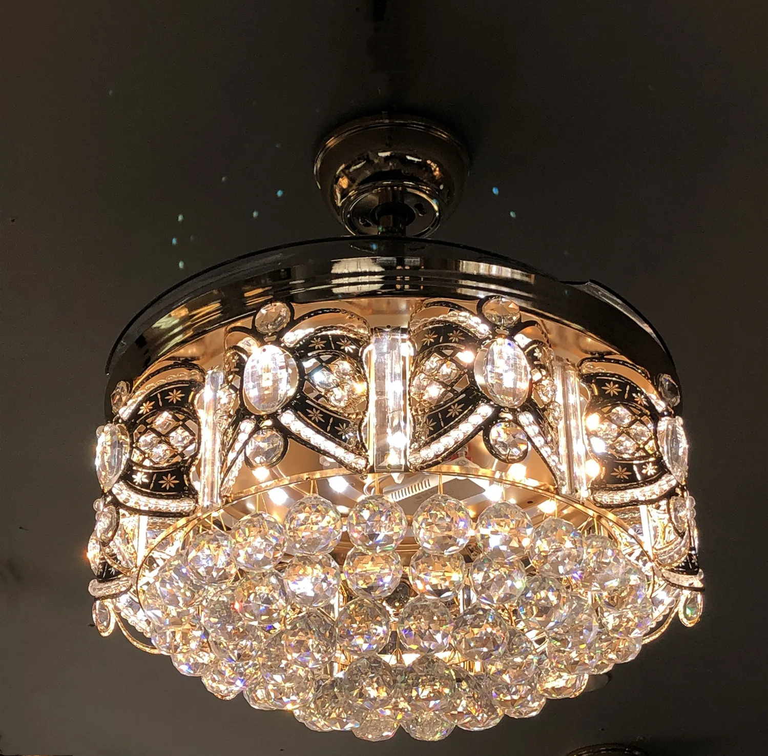 Decorative Lighting Led Modern Ceiling Fan with Hidden Blades Led Lights K9 Crystal Gold Color Fan Chandelier