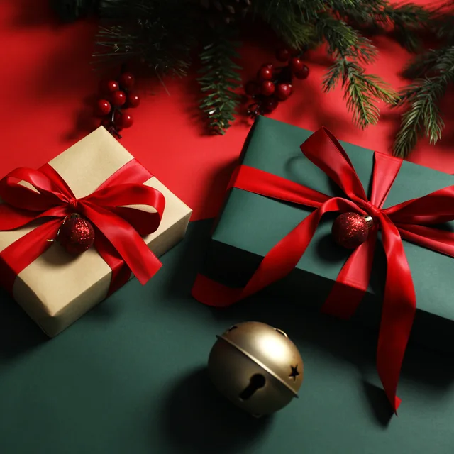 Attractive Design Christmas Decorations Gift Box Custom Logo Hard Cardboard Packing Gift Box