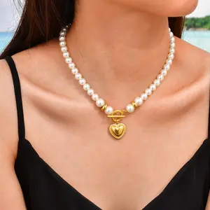Ot Clasp Imitation Pearl Beaded Necklace Gold Plated Stainless Steel Chunky Embossed Heart Shape Pendant Necklace for Women