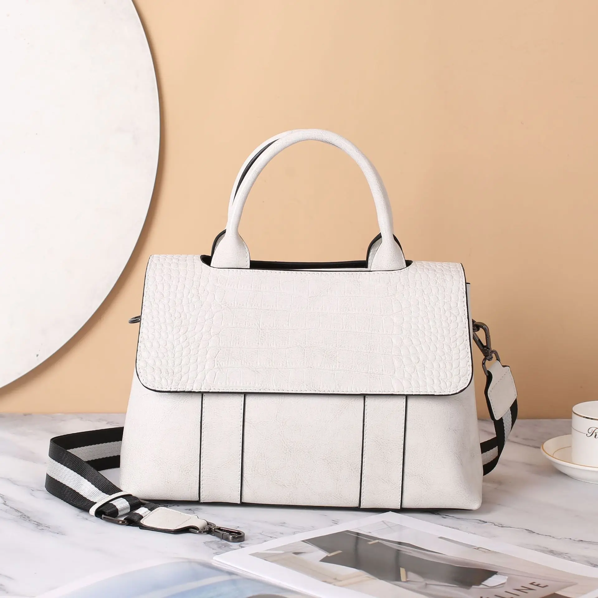 Women's 2025 New Style Crossbody Tote Bag Genuine Leather Large Capacity Flap Closure Crocodile Pattern Polyester High End