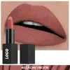 Lápiz labial mate tubo cuadrado negro 03