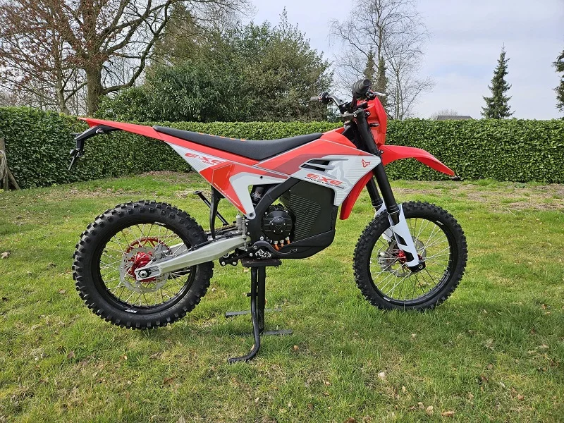 LEOPARD ロードバイク すべてを兼ね備えたロードバイクをあなたに！ライディングに集中