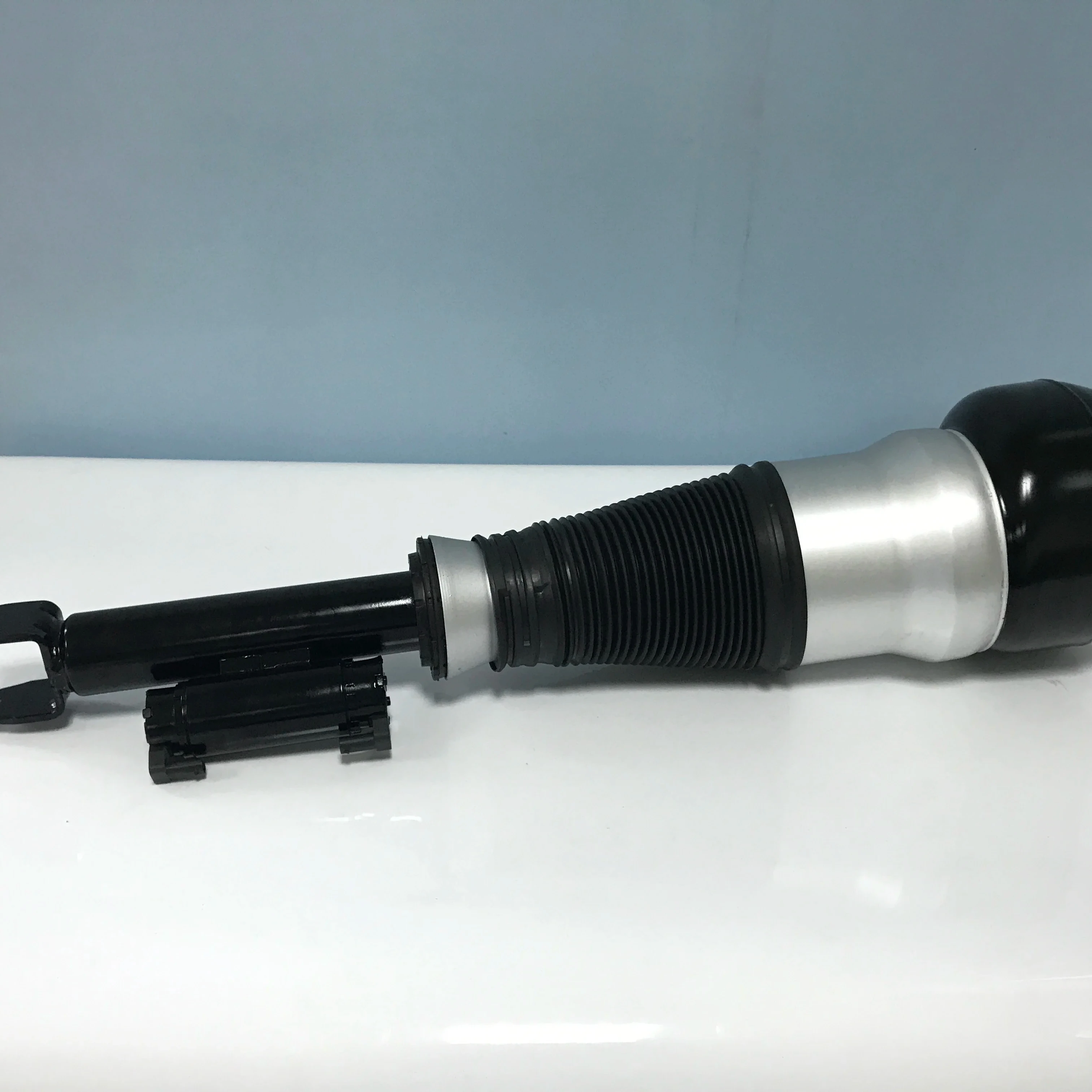 OEM A2233207102 A2233208803 Front Right Shock Absorber Air  