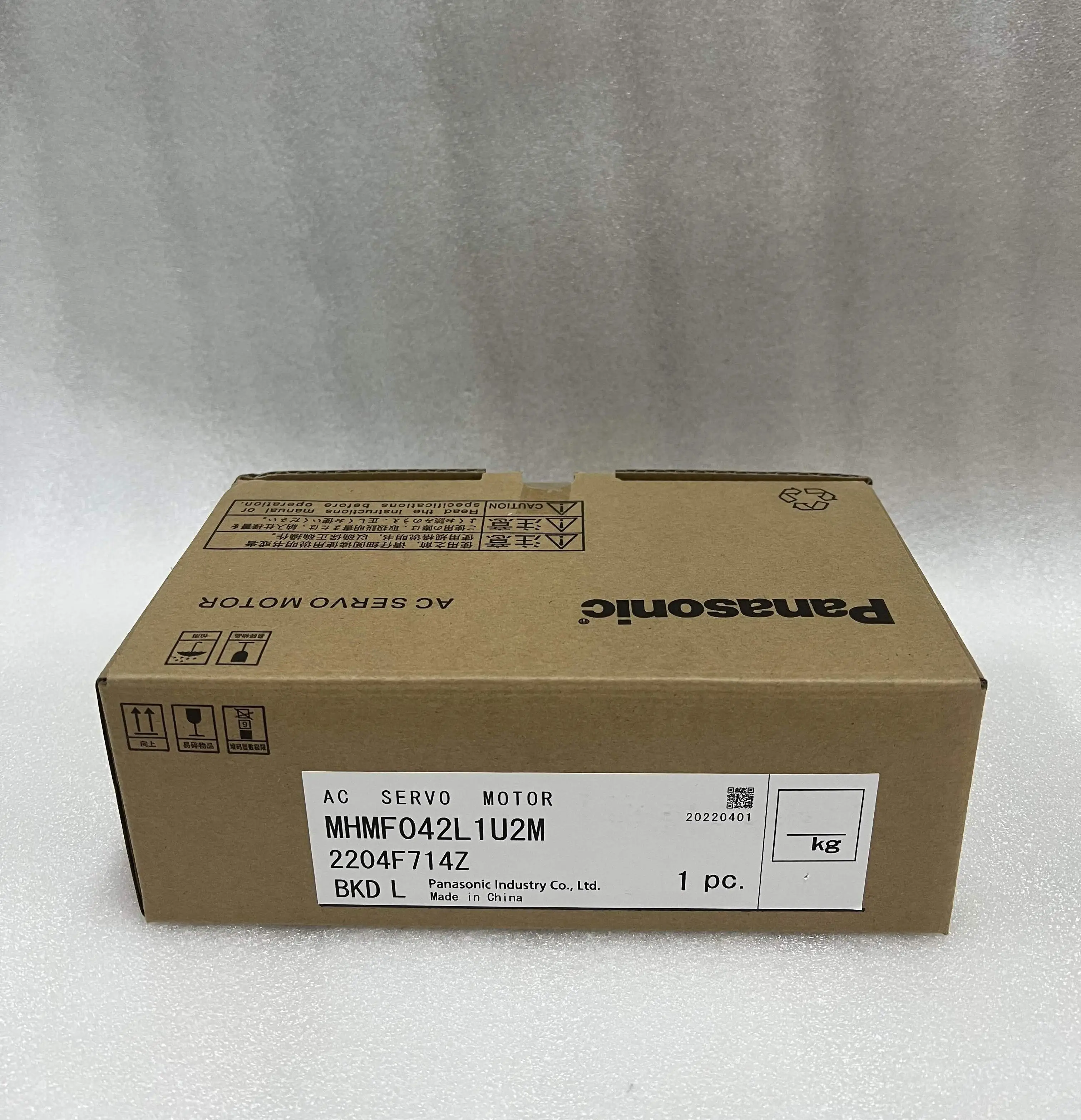 Panasonic AC SERVO MOTOR MHMF042L1U2M