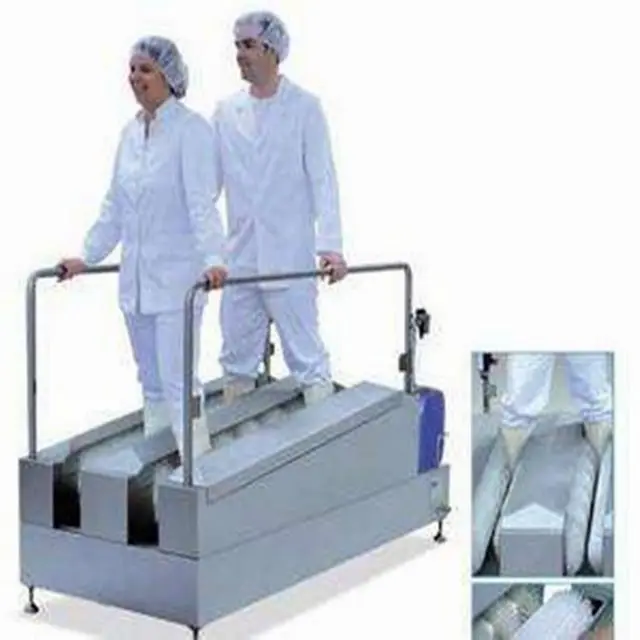 Rubber boot cleaning machine for food processing plants