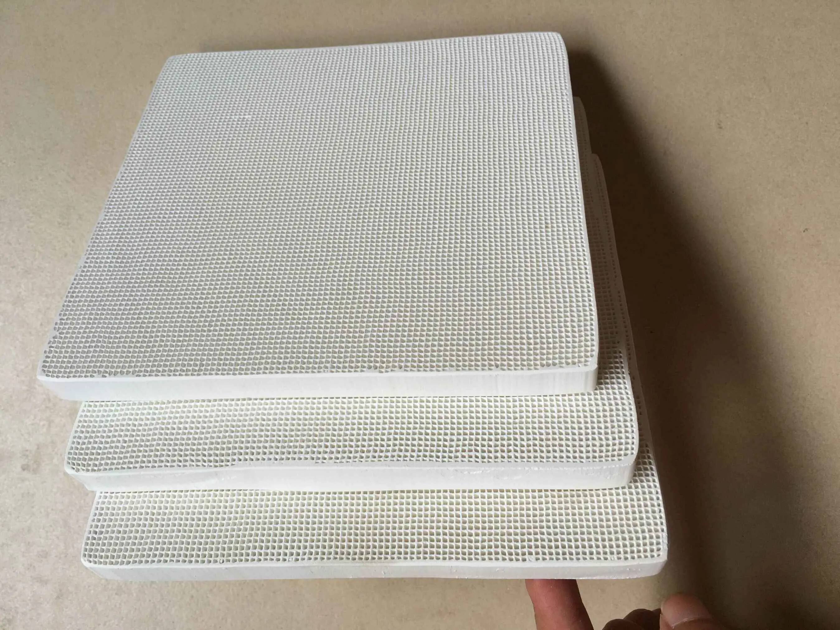 Фотокаталитический керамический фильтр, сотовая керамическая пластина для очистки воздуха