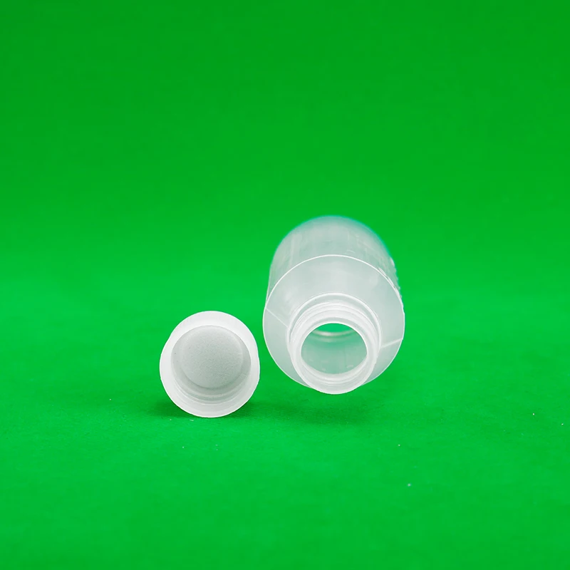 Wholesale 50ml PE Plastic Cosmetic Packaging Round Shape Transparent Squeeze Plastic Bottle