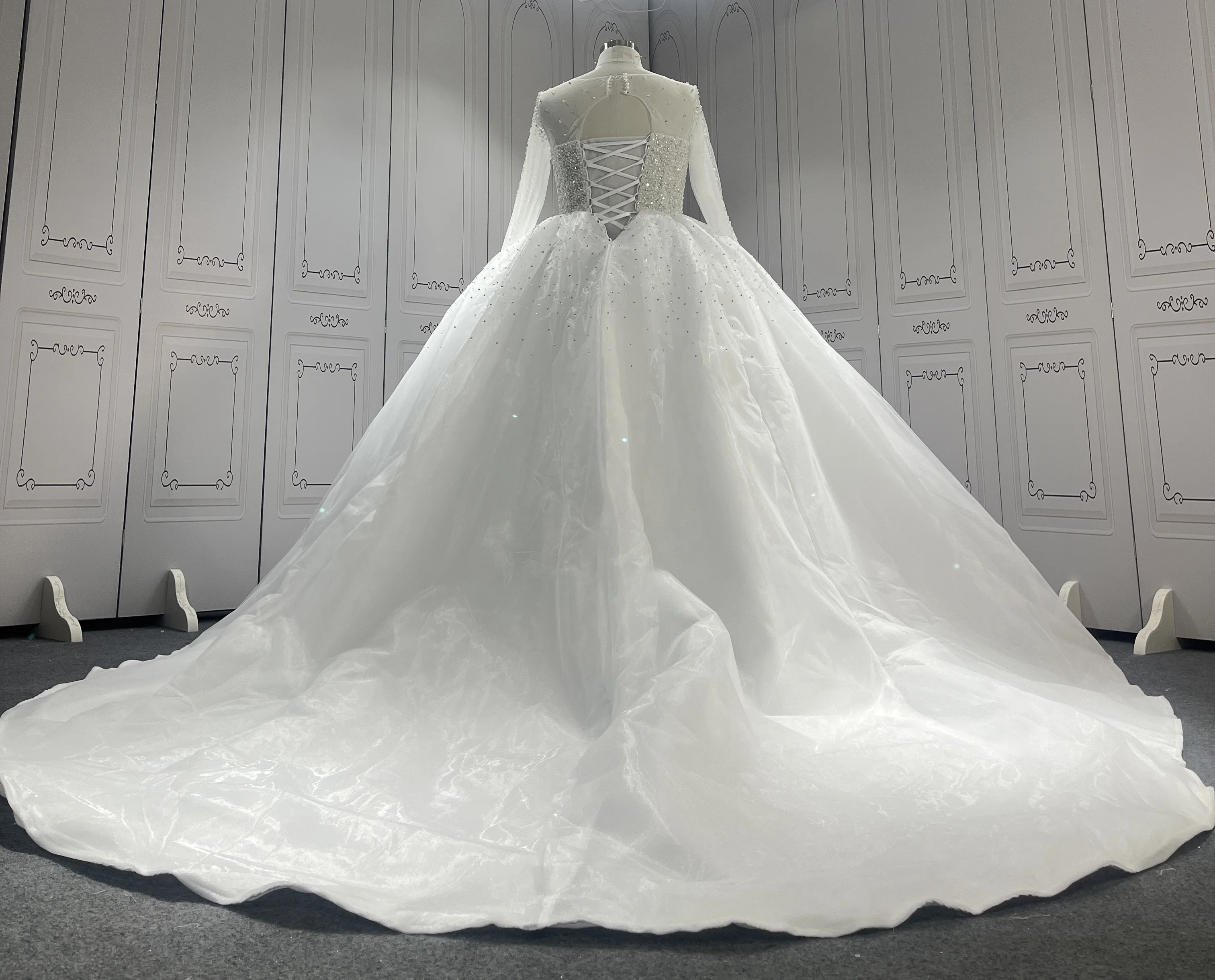 Real Photo Long Train Beaded Wedding Dress African Pure White Long Sleeves  Wedding Gowns 2024