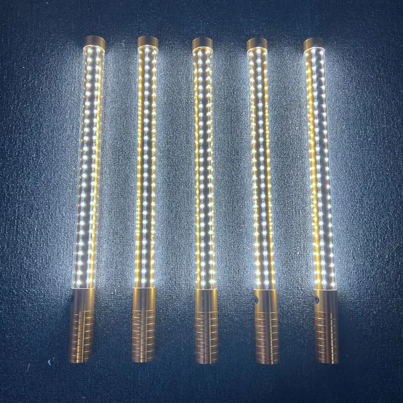 Bastone Luminoso LED Per Bottiglie Di Champagne | Ricaricabile Con 3 Modalità (Fisso, Luminoso, Strobo) | Per Feste, Matrimoni, Karaoke | Colore Oro/Argento - Foto 6