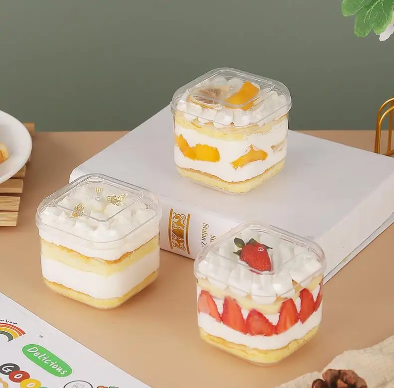 透明プラスチック製スクエアムースケーキ容器 蓋付きデザートカップ
