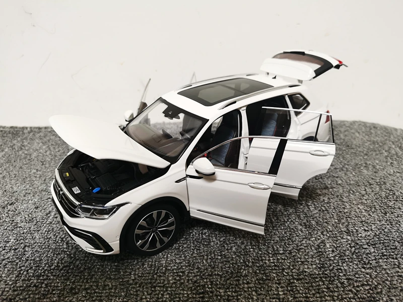 1:43 Scale Alloy New TIGUAN L 2022 Simulation Car Model Diecast
