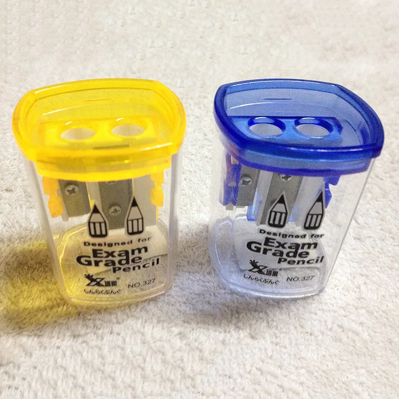 Производитель непосредственно для учеников начальной школы канцелярские принадлежности ручная точилка пластиковая прозрачная точилка для карандашей с двойным отверстием