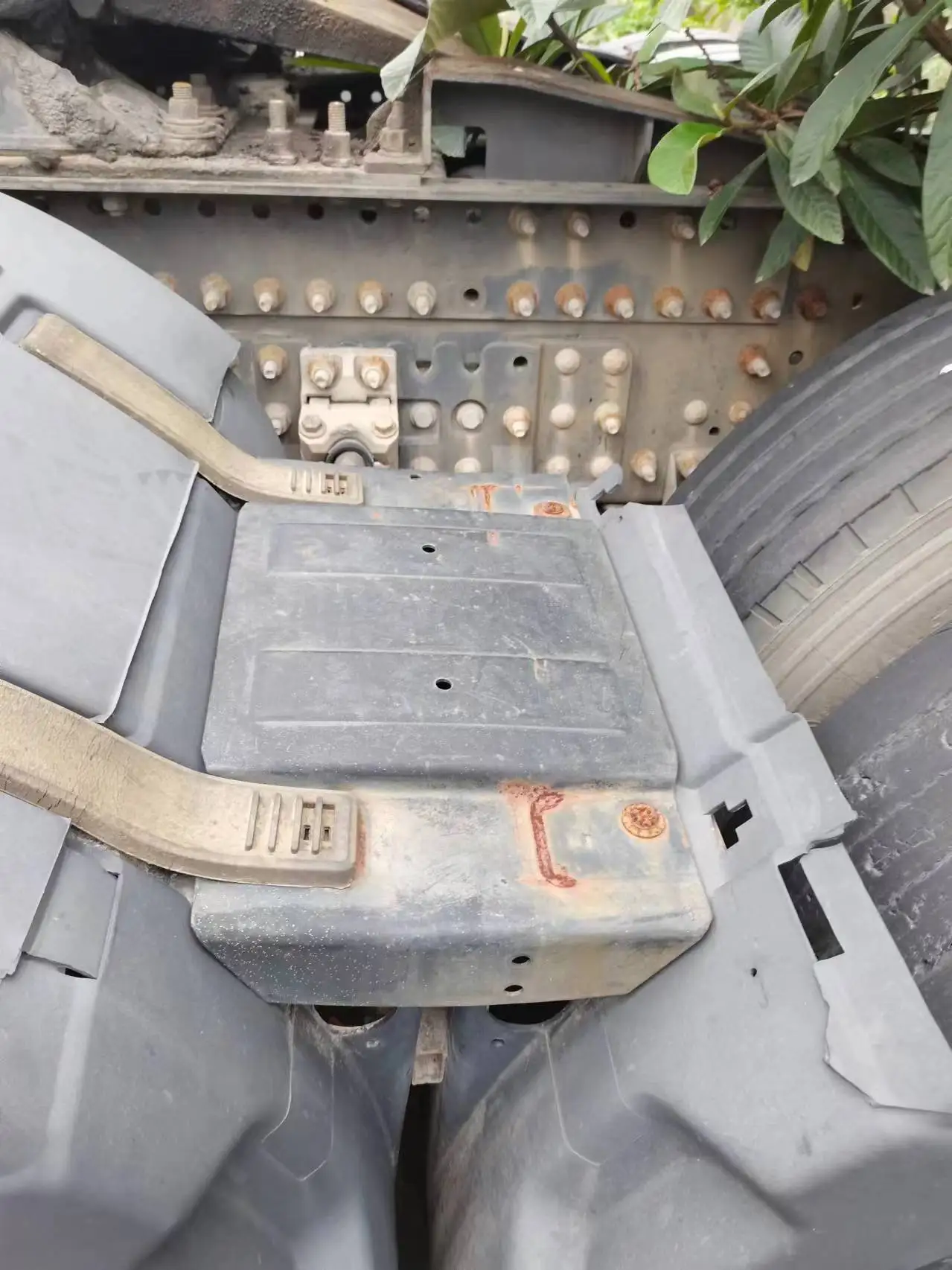 Fm400 Used Dump Trucks for VO LVO FM400 6x2 Low Price Used Tipper Widely Used ...