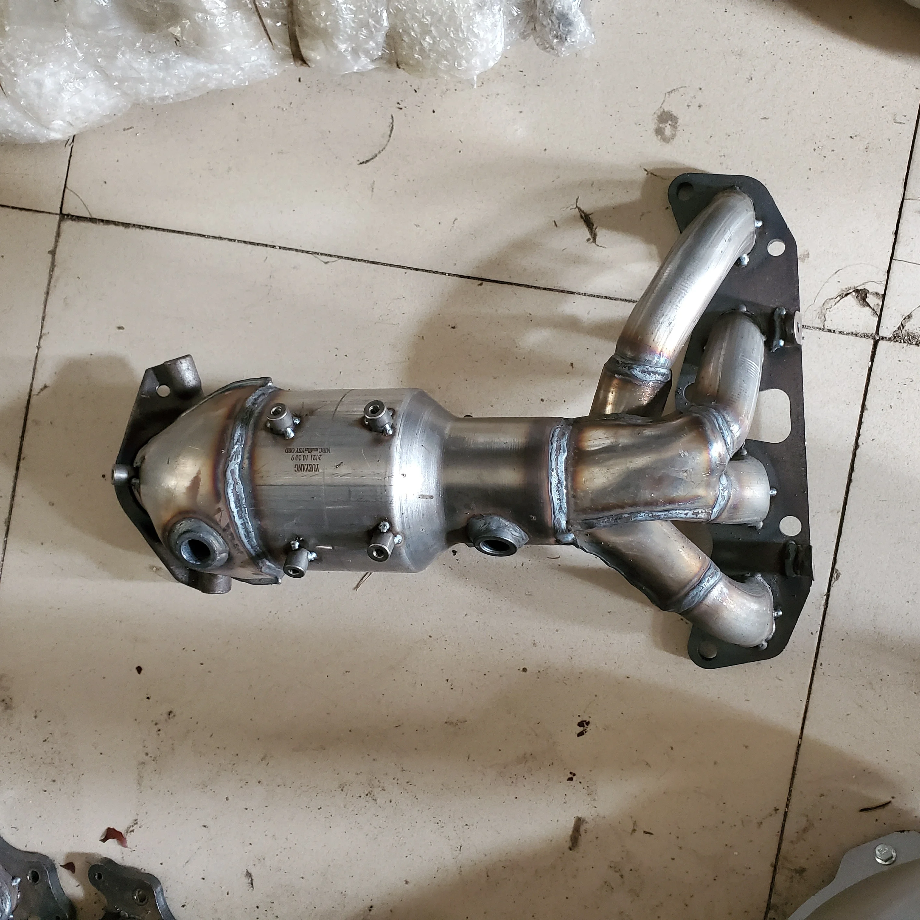 触媒コンバーター Amazon | Woosphy フロント触媒コンバーター 交換用 日産NV200