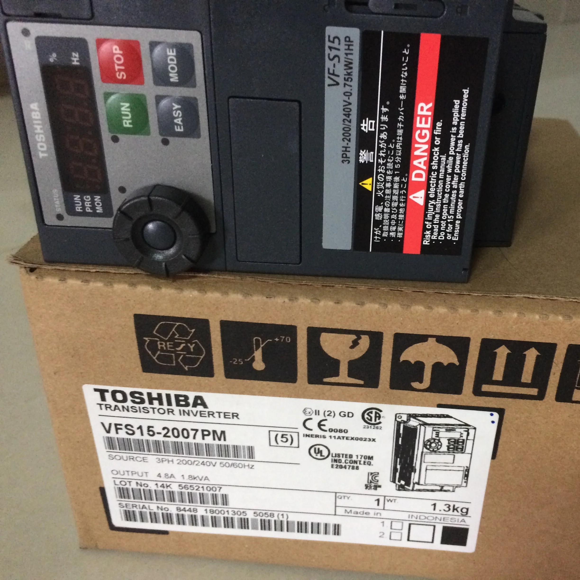 TOSHIBA VFS15-2007PM トランジスタインバーター-