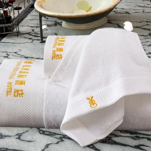 Five-star Pure White 100% Cotton Woven Solid Color Fluffy Hotel Towels Quick-Dry Eco-Friendly for Theme Hotels Beauty Salons