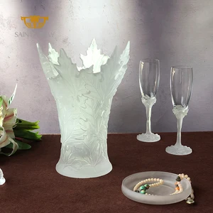 Custom Luxury Crystal Large Flower Vase Ornament Modern Maple Leaf Clear Case Decor Centerpiece