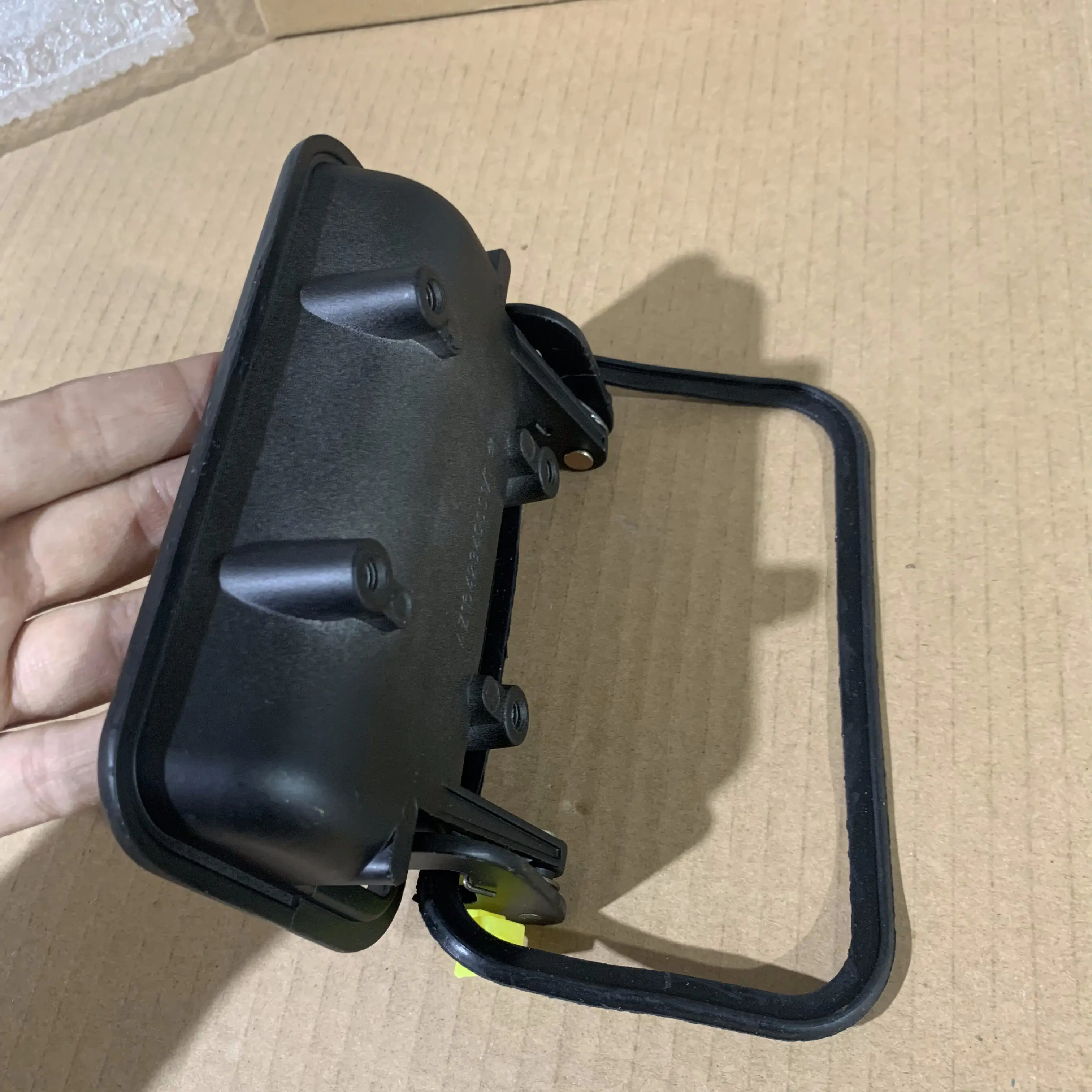 Original SINOTRUK HOWO Truck Spare Parts Outer Door Handle WG1642340101 for All SINOTRUK Heavy Truck