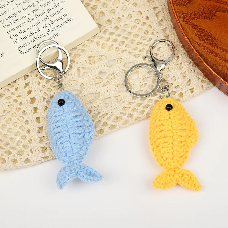 Portachiavi all'uncinetto a forma di pesce arcobaleno, serie pesce pagliaccio, portachiavi all'uncinetto, portachiavi a maglia a forma di pesce Koi portafortuna, accessori personalizzati