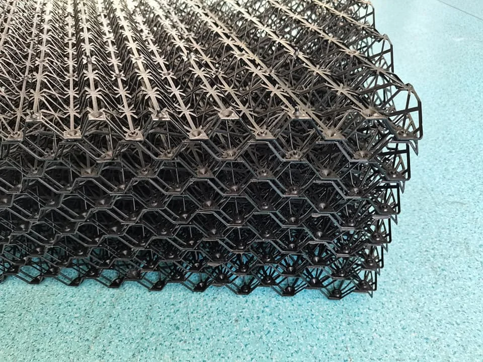 PP Plastic Splash Trickle Grid Cross-Fluted Sheet Deodorizing Wet Curtain Net Counter Flow Cooling Tower Film Fills for Pig Farm
