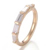 Anillo de oro macizo de 10k con diamante de laboratorio
