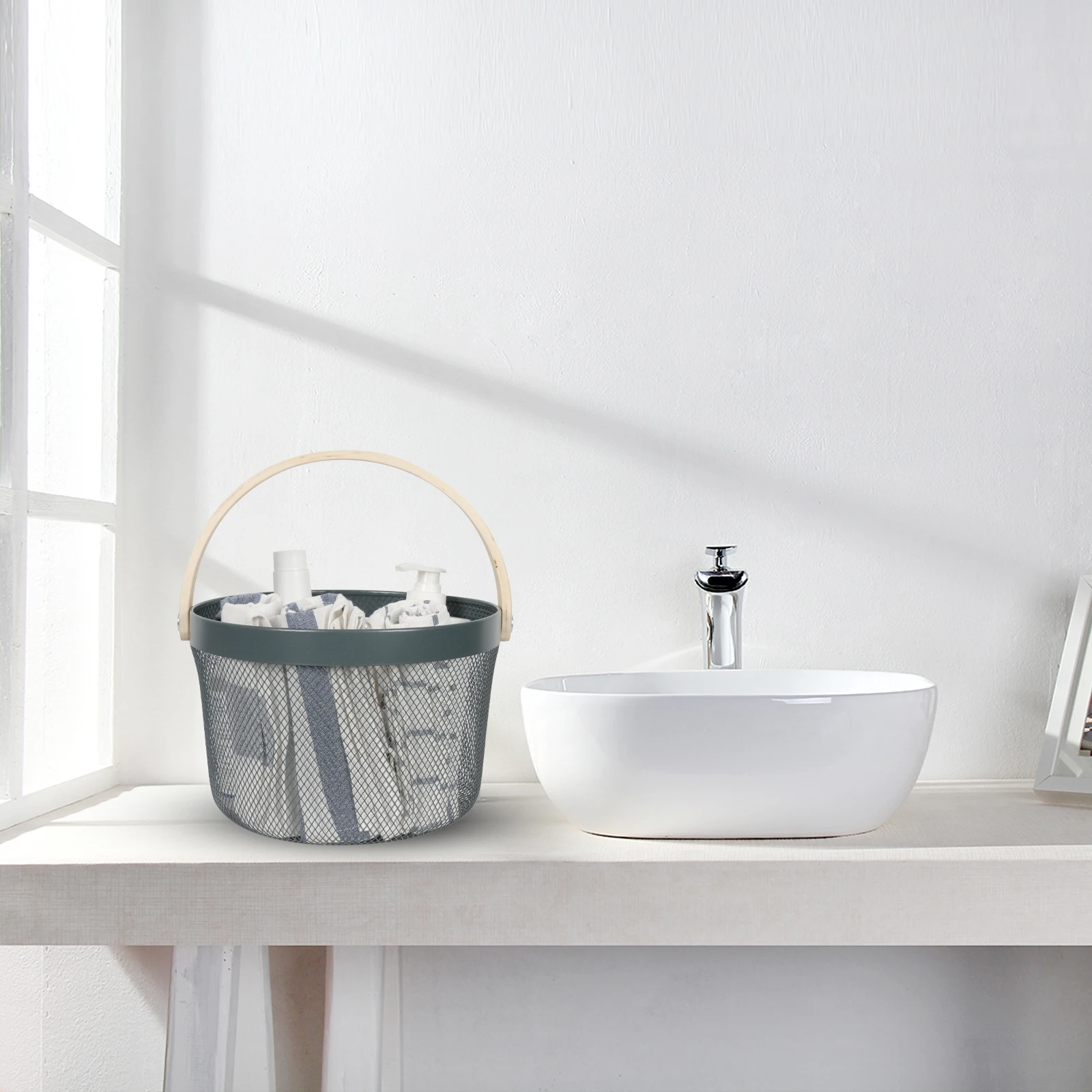 Sell Well Home Storage Baskets Kitchen Bath Toy Metal Organizer Wire Mesh Fruit Storage Basket With Wooden Handle