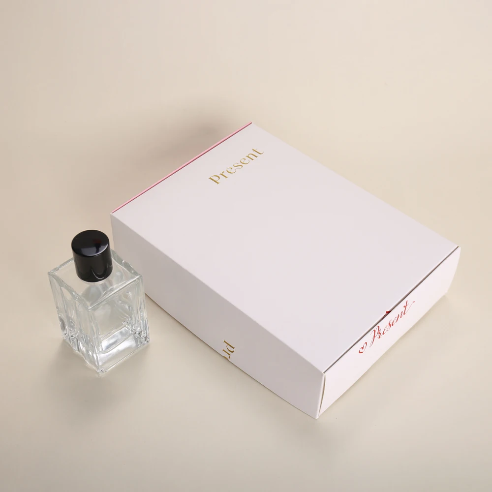 Custom Folding White Paper Gift Packaging Box Elegant Design CMYK Printing Gold Foil Handling for Candle Wallet Soft Shipping