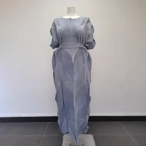 European and American Popular Oversized Women's Fashion Dresses with Irregular Pleated Design and Fashionable Pleated Dress