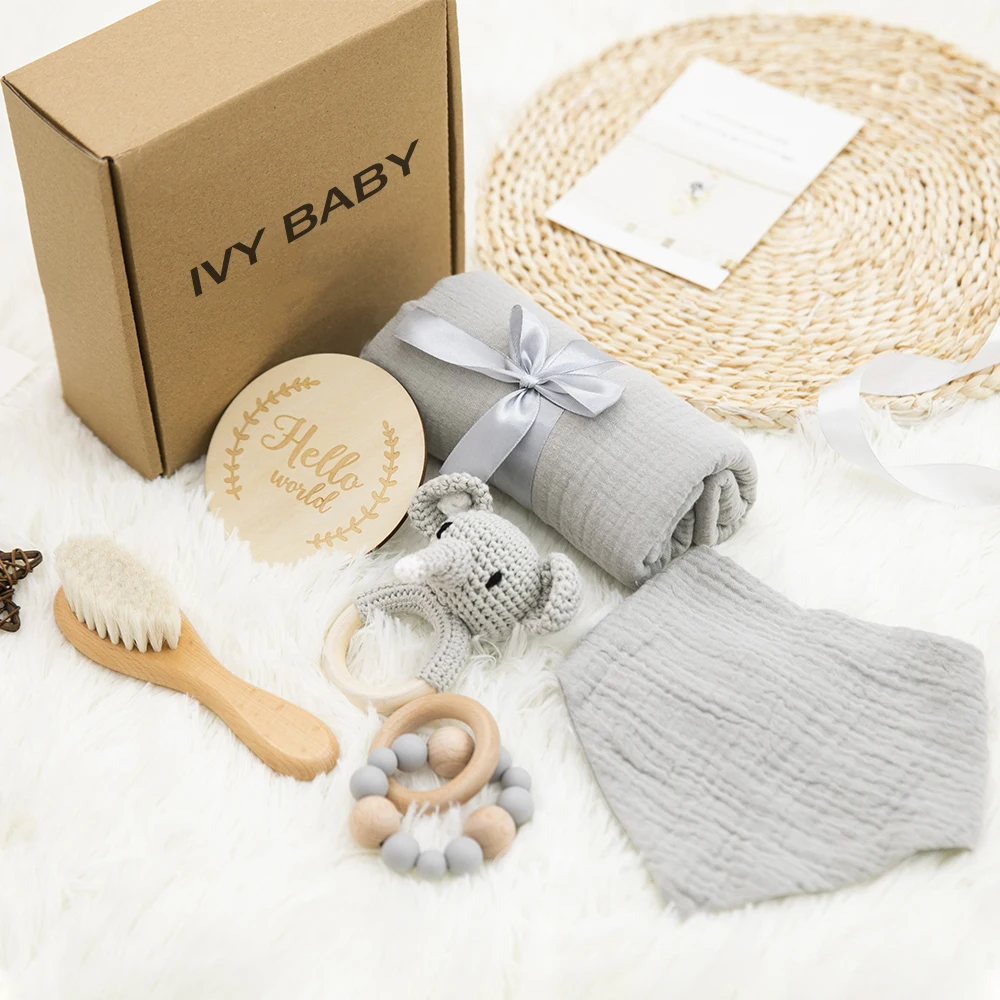 Baby Gift Set Organic Cotton Muslin Bunny Comforter Toy Wooden Milestone Card Matching Bib Newborn Shower Box Baby Essentials factory