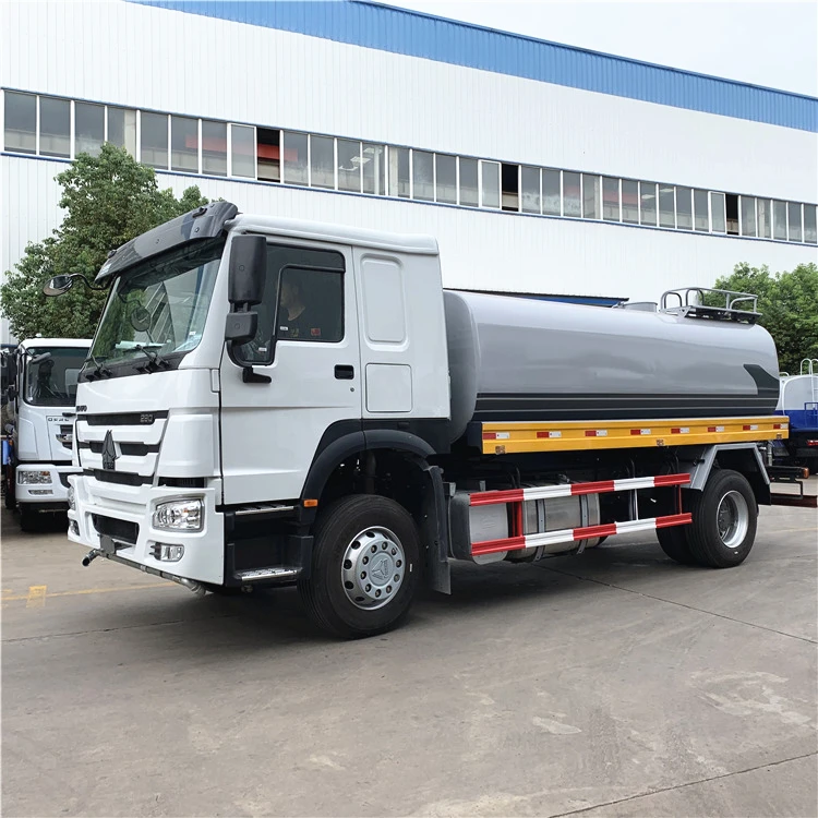 Factory Supply 15000L SINOTRUCK HOWO 4x2 Water Tanker Transport Truck for Sale in Ghana