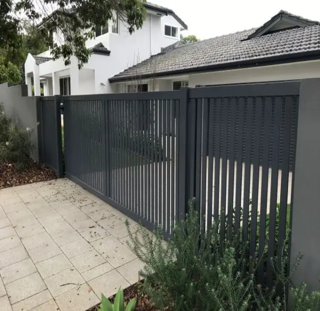 Индивидуальные автоматические садовые ворота из кованого железа электрические раздвижные дизайн наружные двери с лазерной