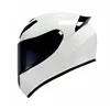 Blanco brillante con lentes negros.