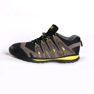 Factory Outlet Anti Smash Puncture-proof Safety Shoes Fashion Sports Style Security Shoes  Low-top Work Footwear for Men Women