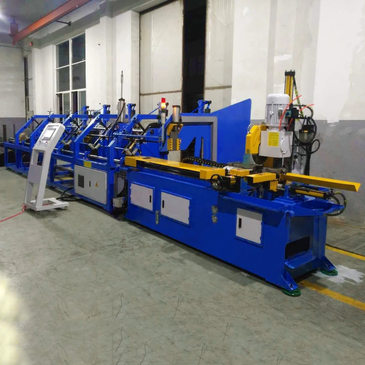 Automatic CNC Pipe Tube Cutting Machine with Automatic Feeding and Loading Square Oval L-profile Pipe Cutting Machine