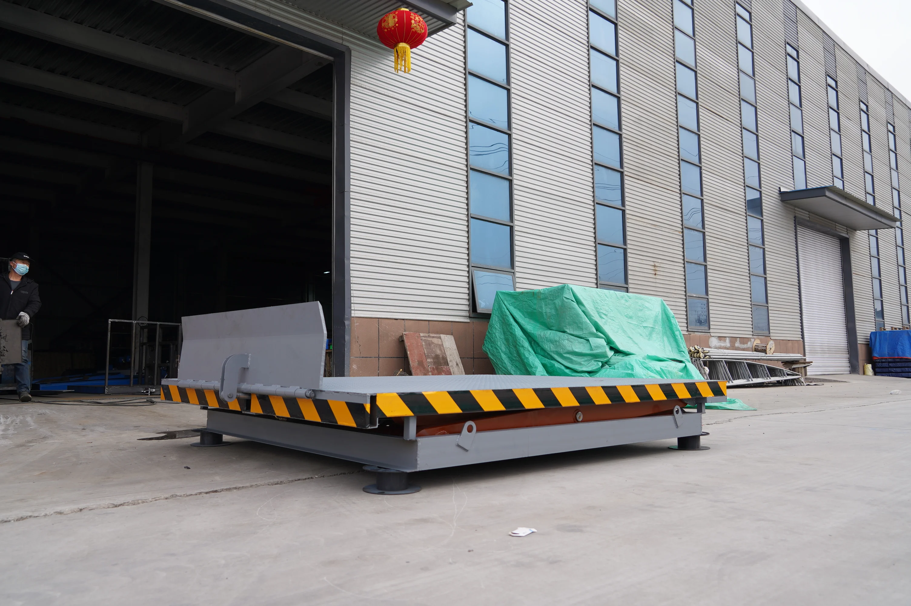 Customized Hydraulic stationary scissor lift platform loading dock 5 ton X-Lift table with extension ramp