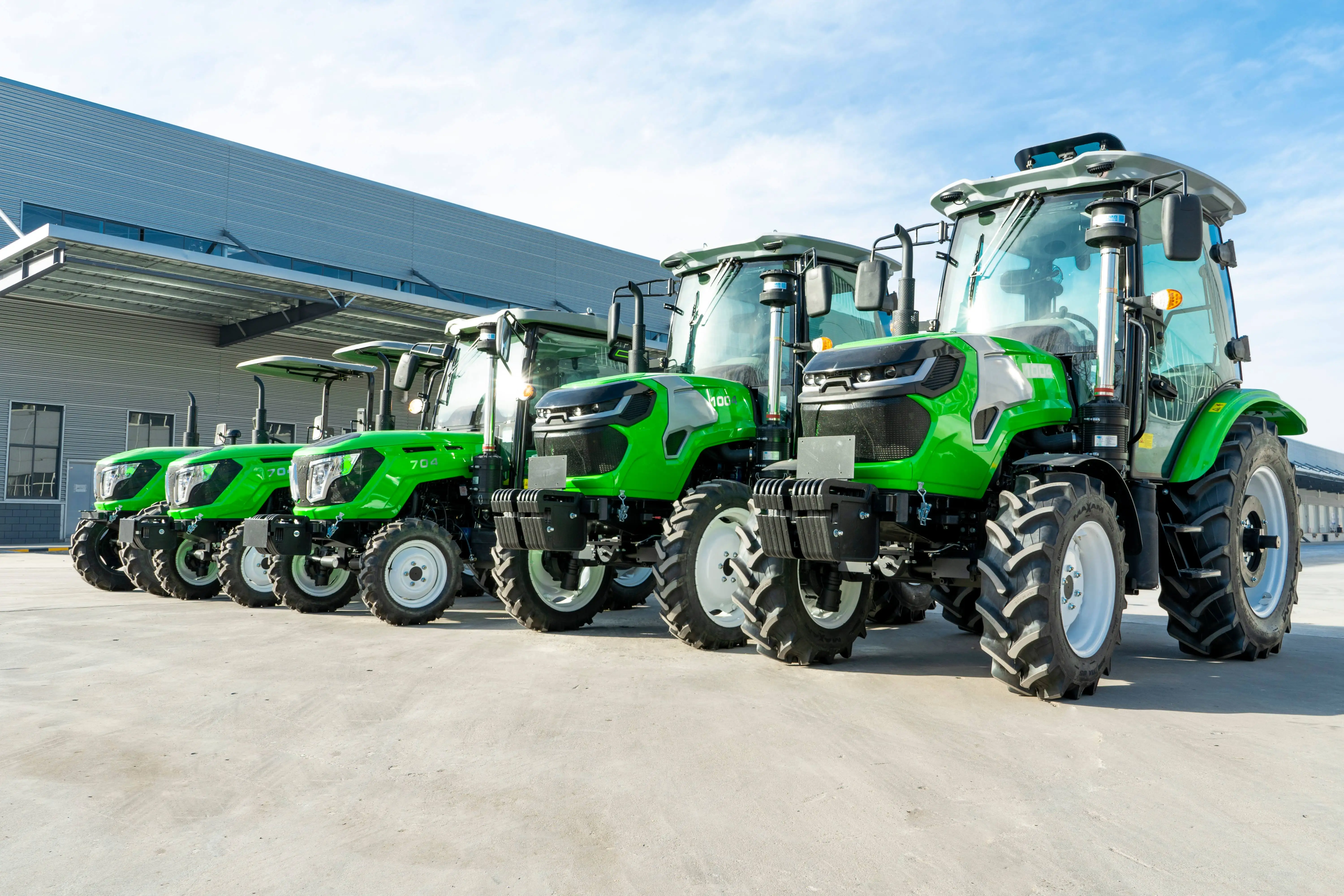 Tractor Convertible 4WD 704 70hp Farm Tractor with Cab - Ideal for Papaya Orchards
