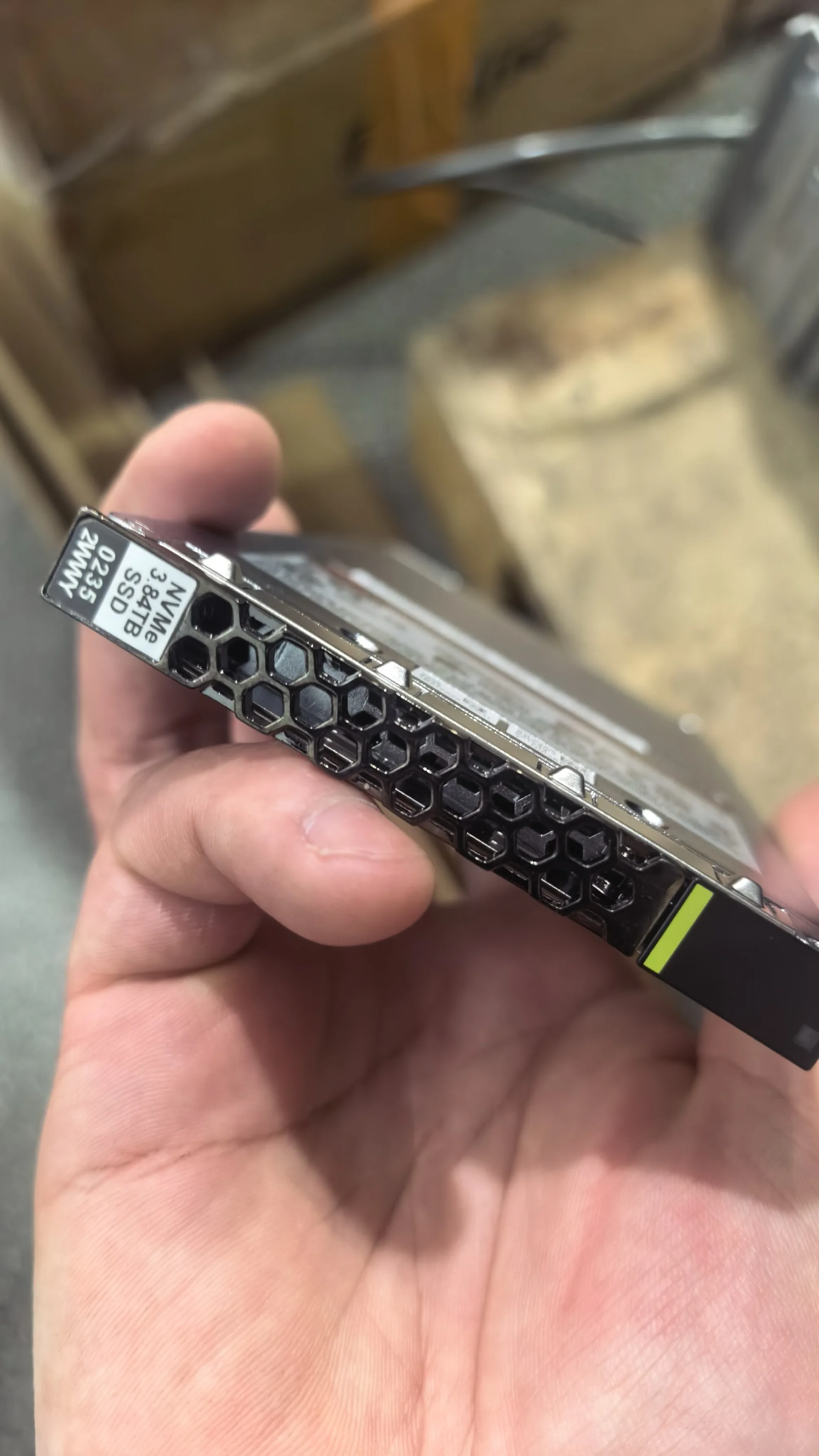 Huawei 02352WYY D5V6-SSD-NVMe-3.84T: 3.84TB NVMe SSD Palm Disk for OceanStor Dorado 5000 V6