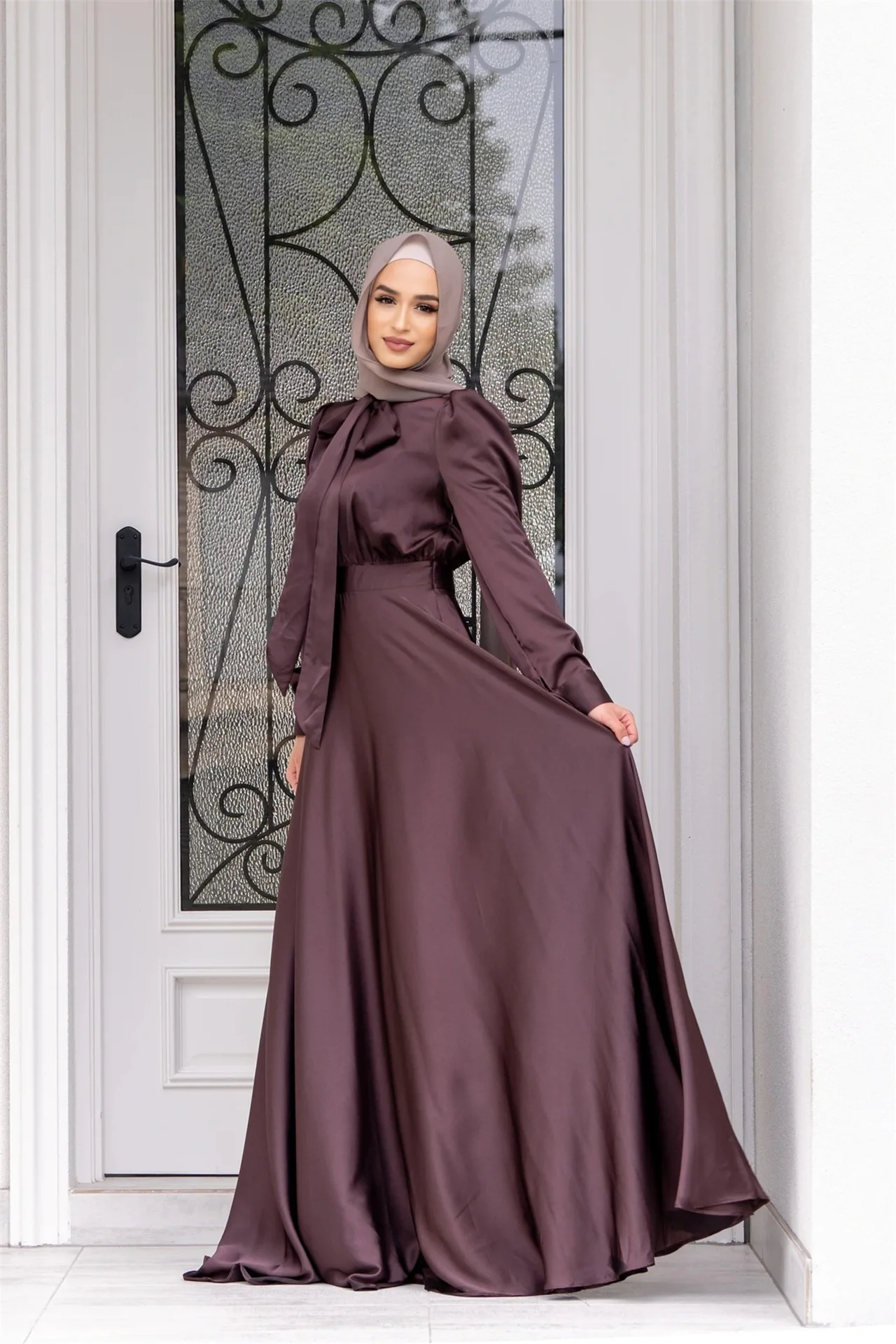 Di alta qualità musulmano caftano grande maniche stile Saudi Dubai Abaya vestito