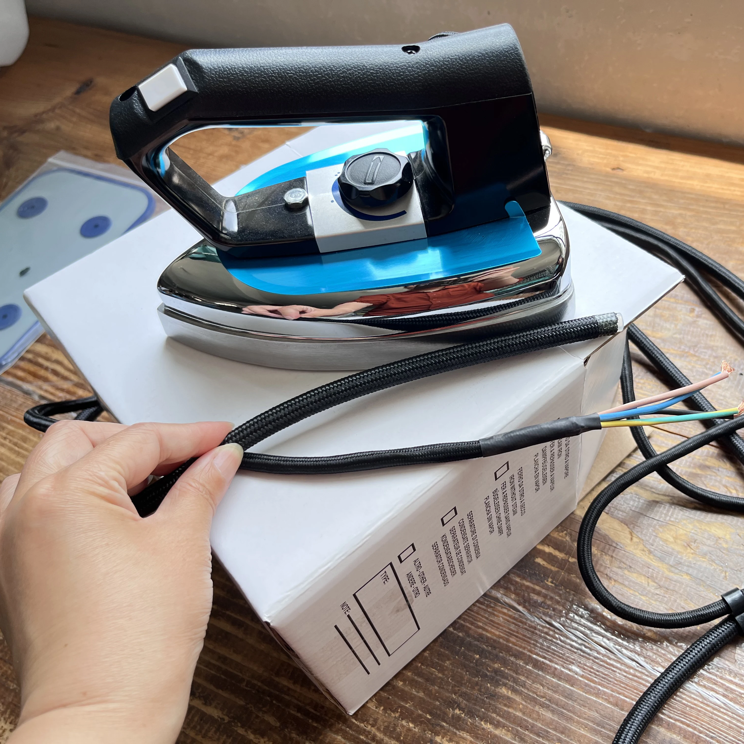 Bitop BT-2128-I Industrial Electric Steam Iron for Clothes Ironing Equipment