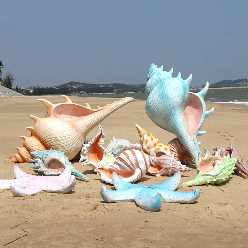 金属製 魚と人物の彫刻 Finished：Riusuke Fukahori Exhibition : Wavering Boundaries