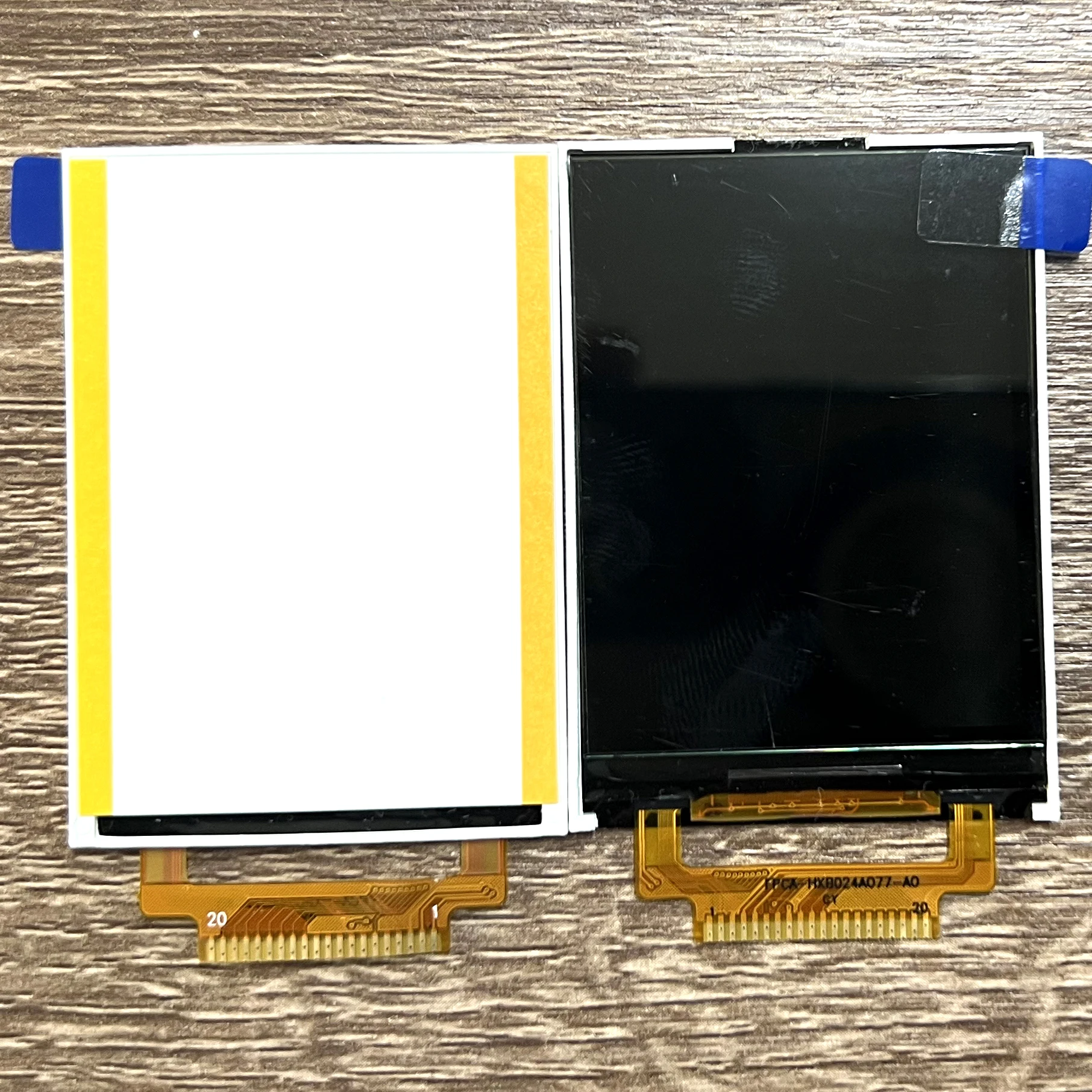 High Quality 17-Pin Small Phone LCD 28018 TFT Screen