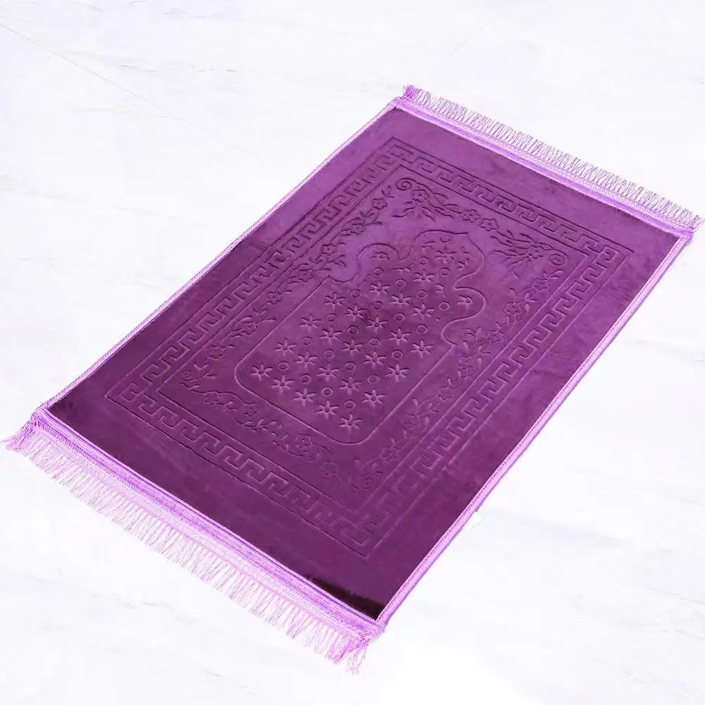 Custom Muslim Prayer Carpet Embossed Design With Separate Packaging 