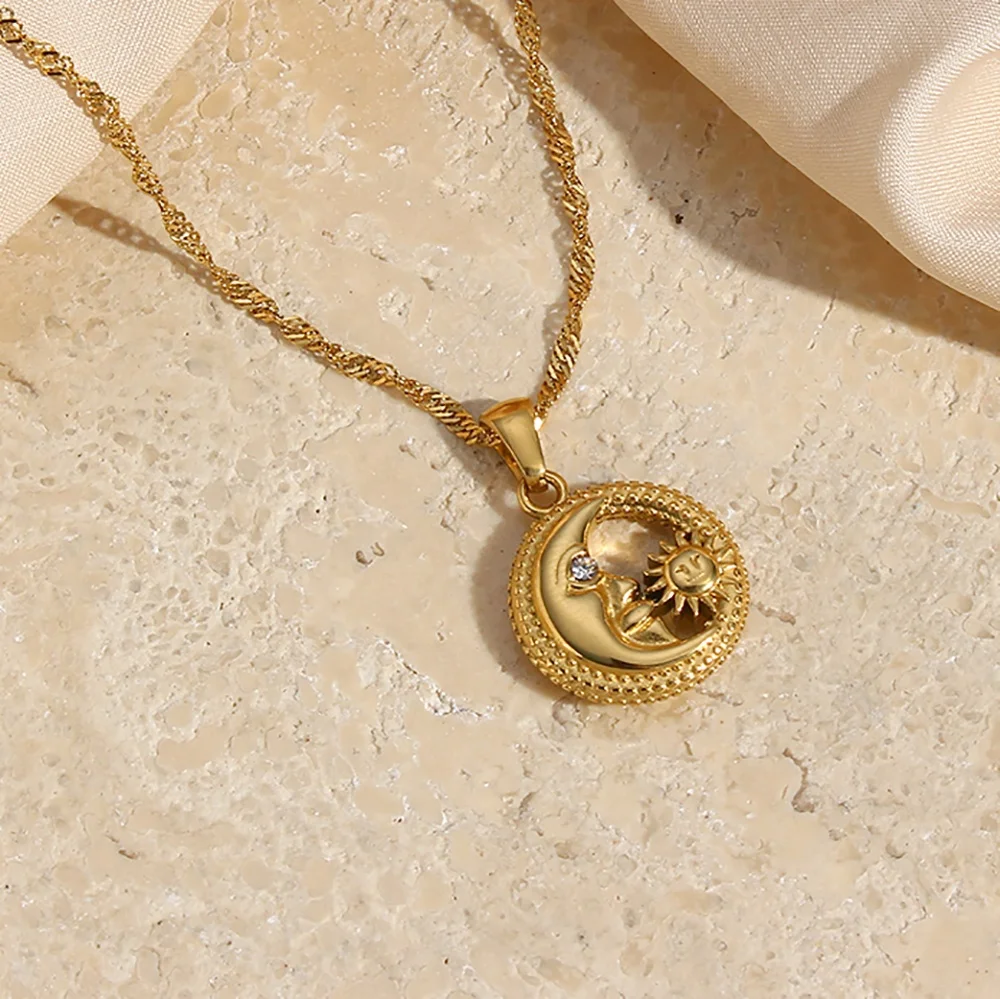 Vintage Hollow Out Zircon Smile Sun and Moon Diamond Pendant