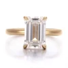 Bague en or massif 18 carats avec diamant de laboratoire.
