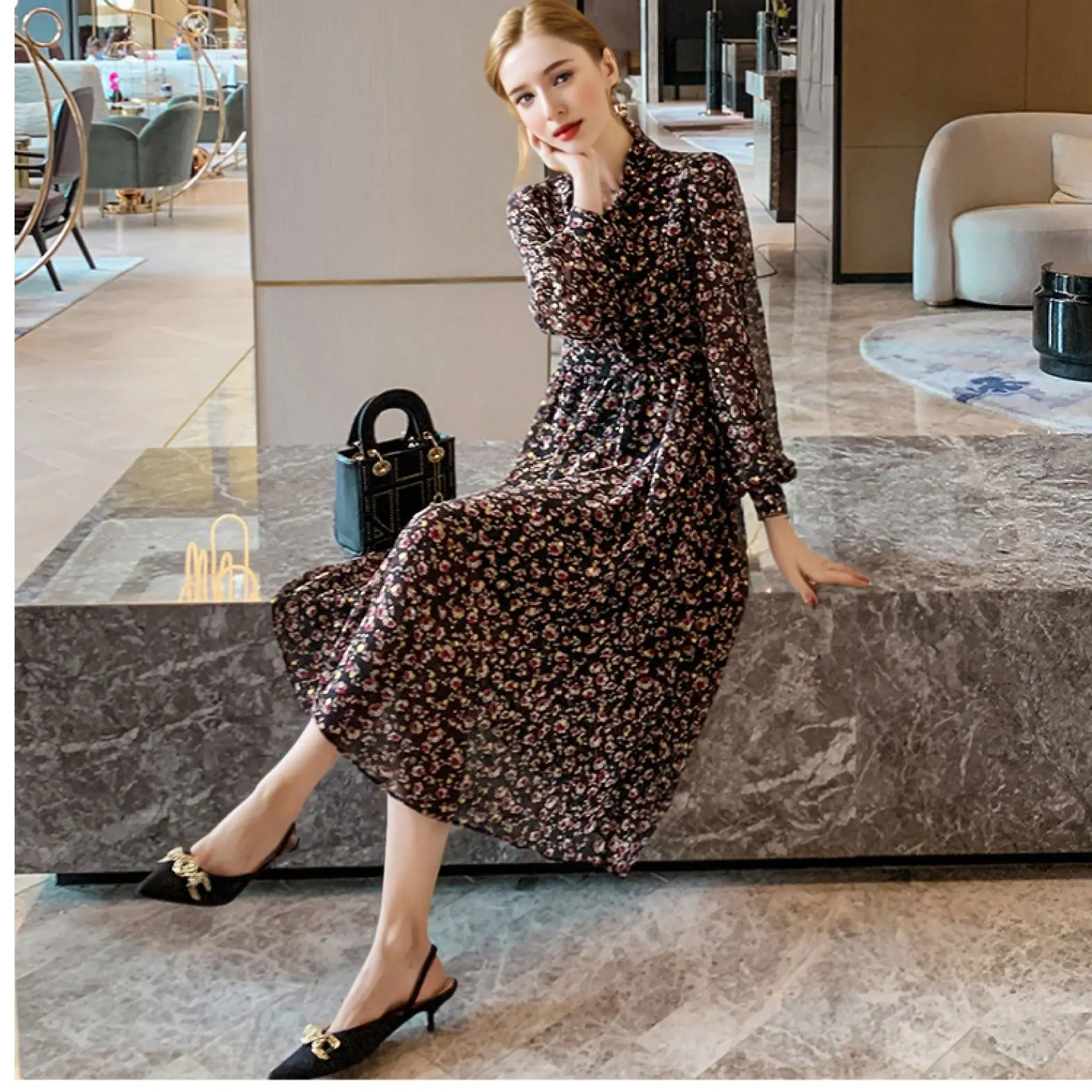 2024 Autumn Korean Retro Floral Chiffon Dress French Design Lace Sequins  Button Waistline Floor-Length Ruched New Korean Version