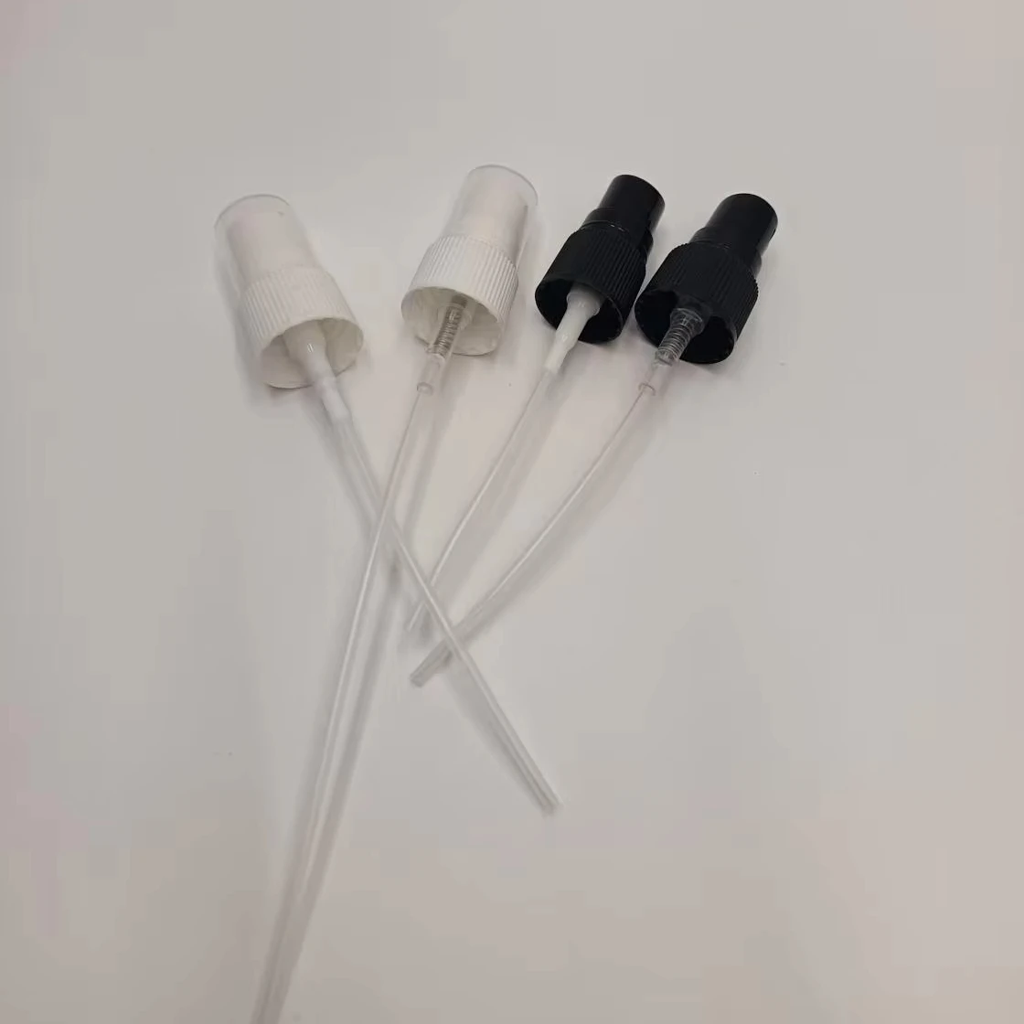 Output 0.14ml 18 410 Black  Plastic Fine Mist Sprayer with Full Over pp Cap