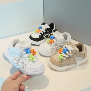 2026 Autumn New Boys' White Sports Sneakers Soft Sole Casual Lace-Up Closure with Cartoon Children's & Girls' Baby Shoes